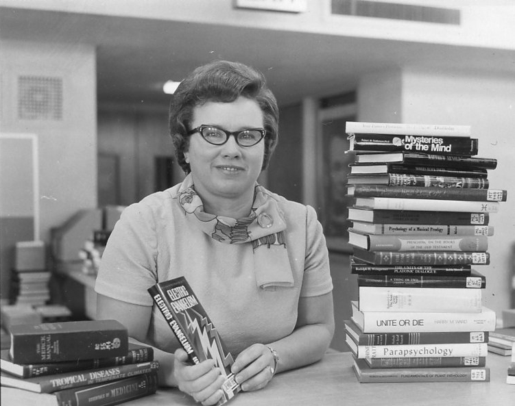 Librarian Marcelyn Smid
